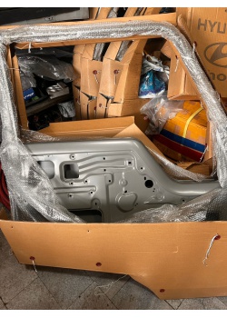 درب جلوی مایتی و کروز